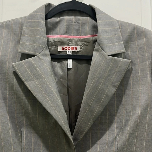Rodier Gray Pinstripe Tapered Tailored Blazer Sz 44 - Picture 3 of 6